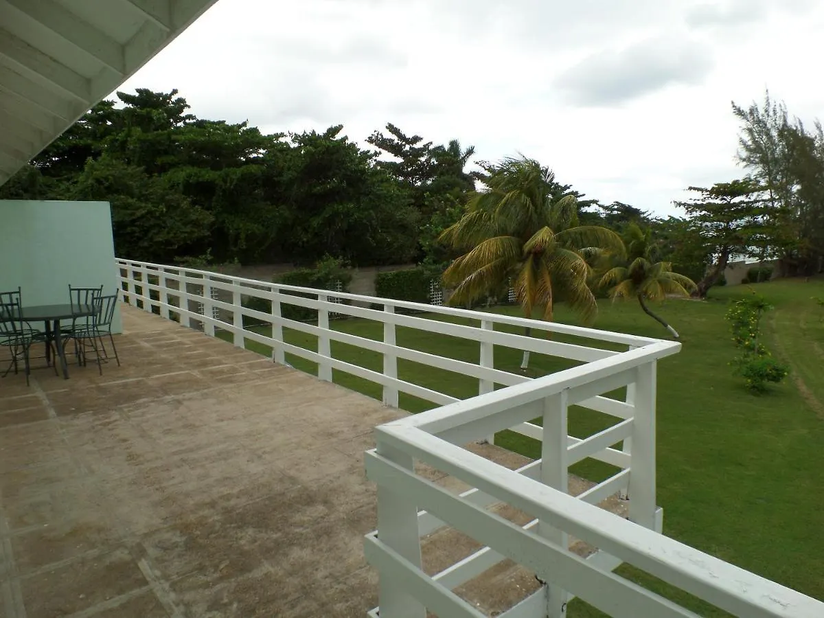 Miramar 6 Bedroom On The Beach Ocho Ríos
