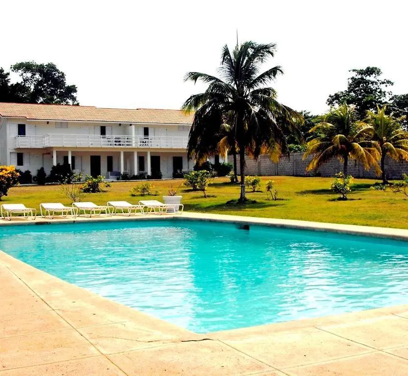 Miramar 6 Bedroom On The Beach Ocho Ríos 0*,