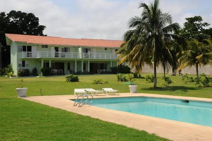 Miramar 6 Bedroom On The Beach Ocho Ríos Appartement