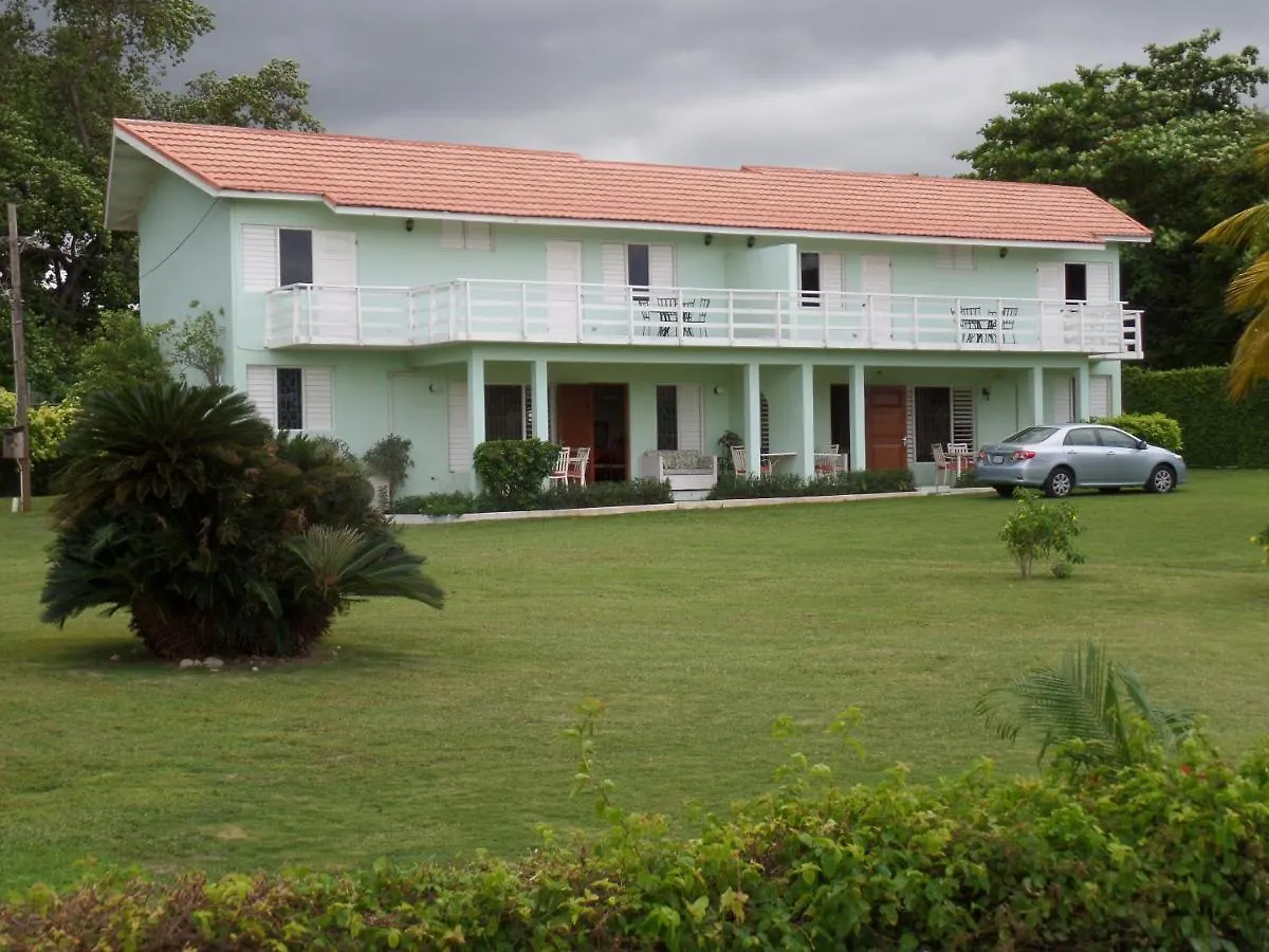 Miramar 6 Bedroom On The Beach Ocho Ríos