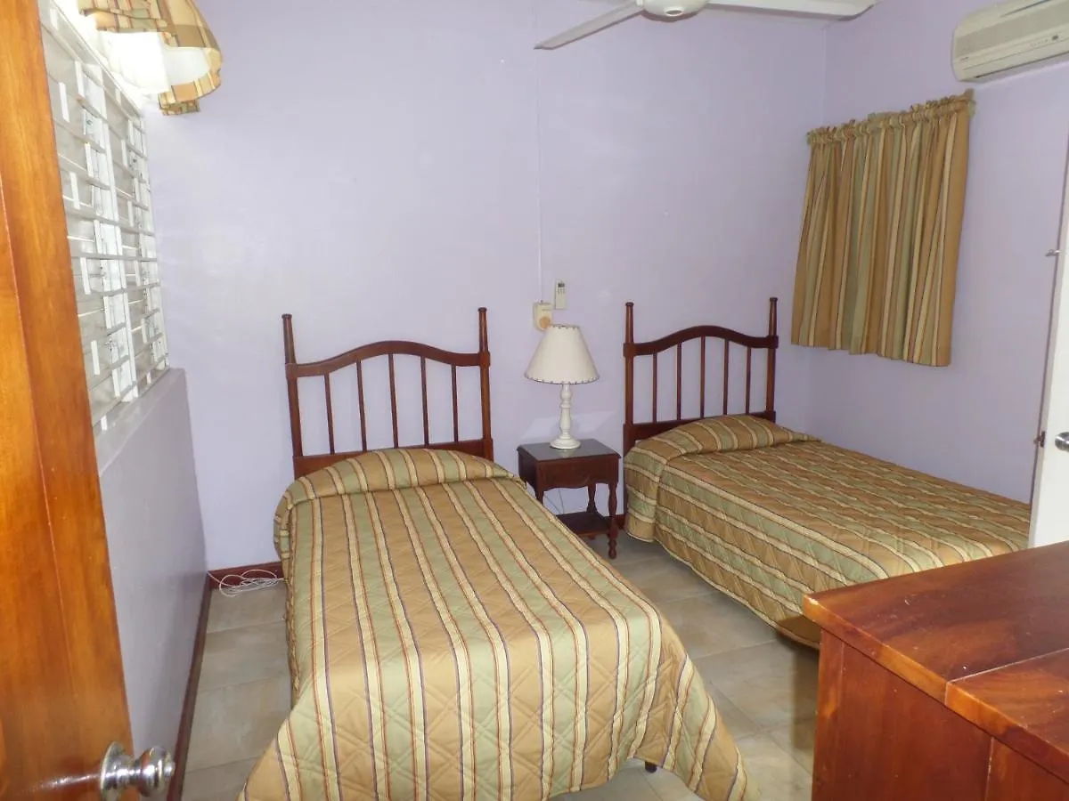 Miramar 6 Bedroom On The Beach Ocho Ríos